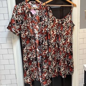 NWT Emily & stacy night gown & robe 2X floral red & beige